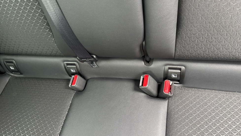 Nissan Juke 1.6 Hybrid N-Connecta 5dr Auto Hybrid Hatchback - Image 17