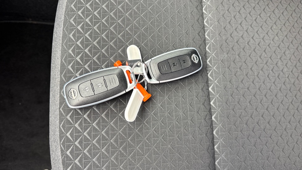 Nissan Juke 1.6 Hybrid N-Connecta 5dr Auto Hybrid Hatchback - Image 20