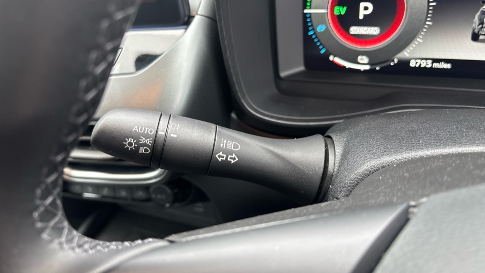 Nissan Juke 1.6 Hybrid N-Connecta 5dr Auto Hybrid Hatchback - Image 25