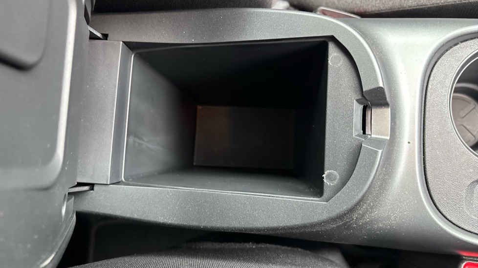 Nissan Juke 1.6 Hybrid N-Connecta 5dr Auto Hybrid Hatchback - Image 32