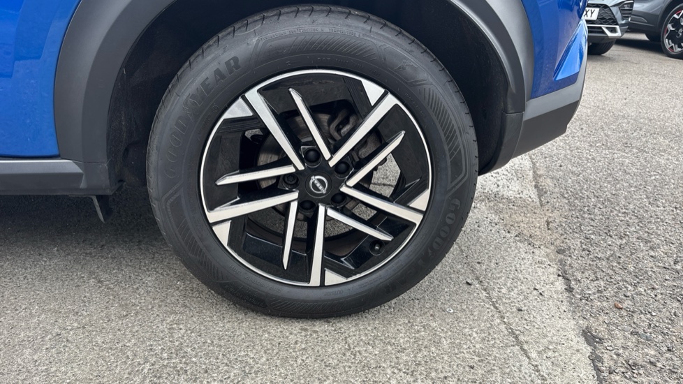 Nissan Juke 1.6 Hybrid N-Connecta 5dr Auto Hybrid Hatchback - Image 34