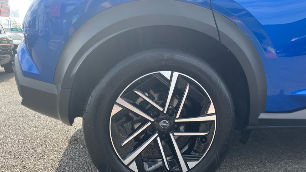 Nissan Juke 1.6 Hybrid N-Connecta 5dr Auto Hybrid Hatchback - Image 7