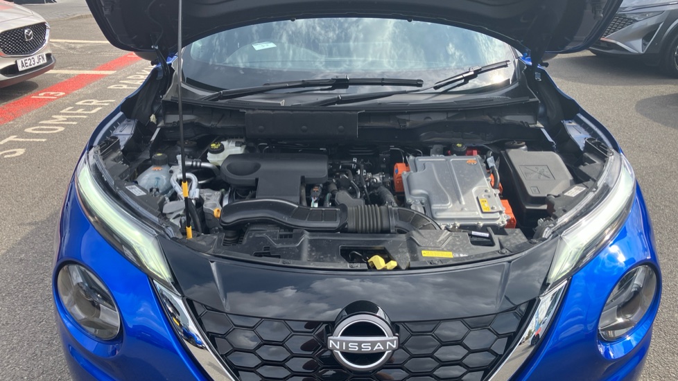 Nissan Juke 1.6 Hybrid N-Connecta 5dr Auto Hybrid Hatchback - Image 8
