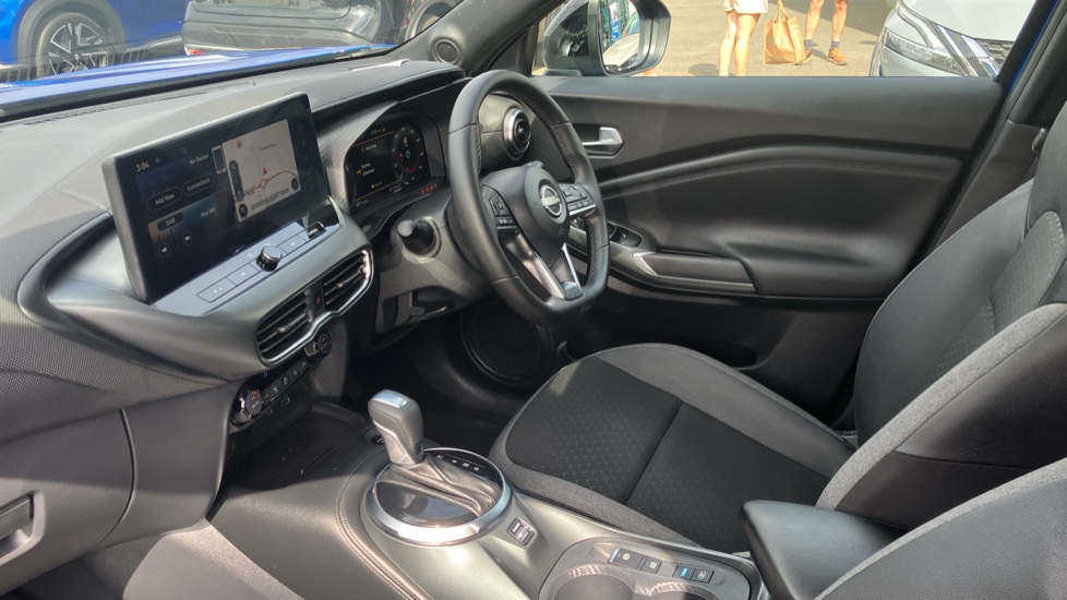 Nissan Juke 1.6 Hybrid N-Connecta 5dr Auto Hybrid Hatchback - Image 9