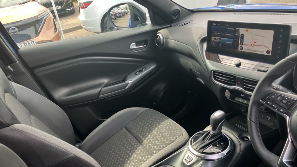 Nissan Juke 1.6 Hybrid N-Connecta 5dr Auto Hybrid Hatchback - Image 14