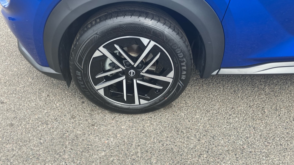 Nissan Juke 1.6 Hybrid N-Connecta 5dr Auto Hybrid Hatchback - Image 27