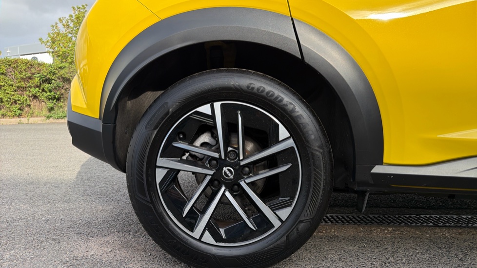Nissan Juke 1.6 Hybrid N-Connecta 5dr Auto Hybrid Hatchback - Image 7