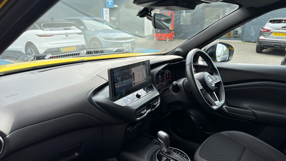Nissan Juke 1.6 Hybrid N-Connecta 5dr Auto Hybrid Hatchback - Image 9