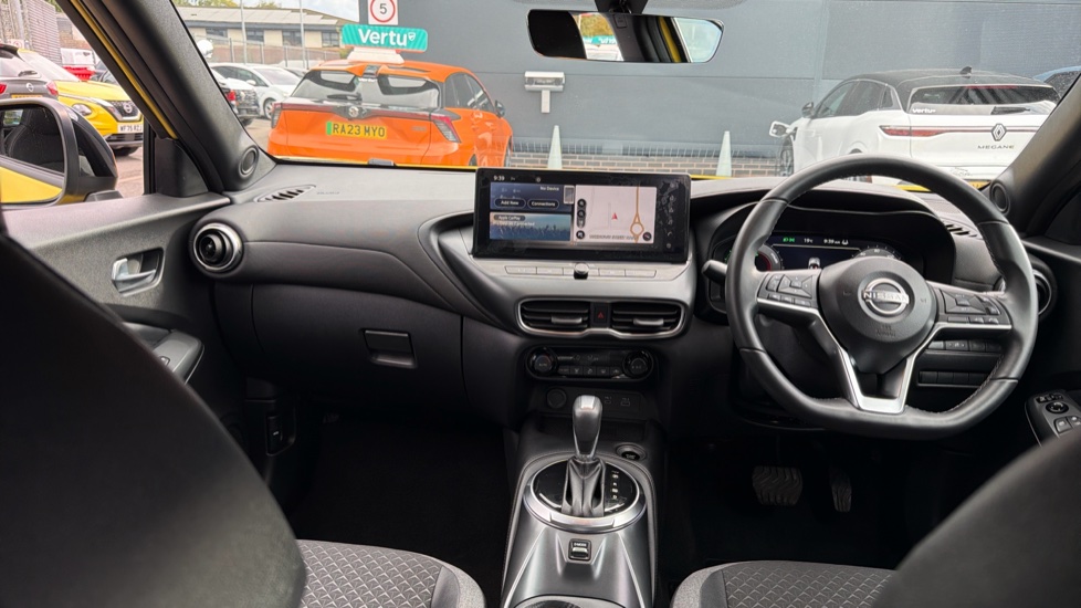 Nissan Juke 1.6 Hybrid N-Connecta 5dr Auto Hybrid Hatchback - Image 10