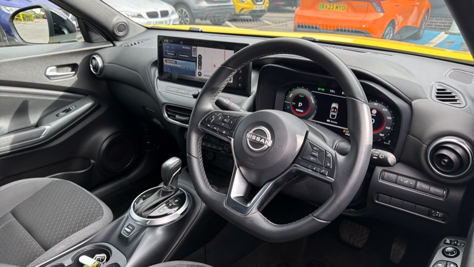 Nissan Juke 1.6 Hybrid N-Connecta 5dr Auto Hybrid Hatchback - Image 11