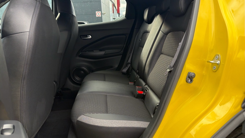 Nissan Juke 1.6 Hybrid N-Connecta 5dr Auto Hybrid Hatchback - Image 16