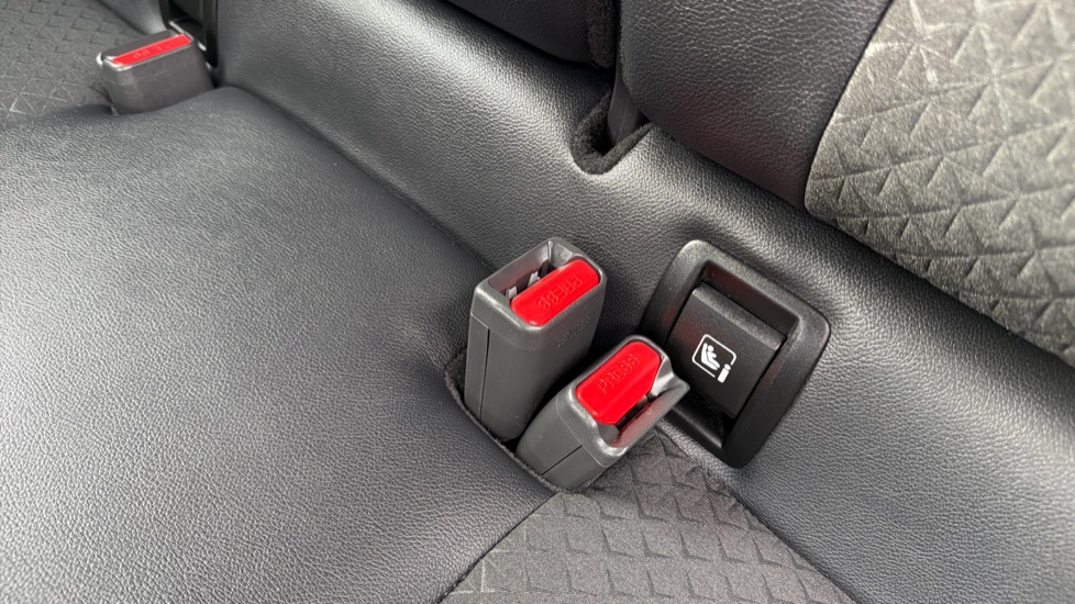 Nissan Juke 1.6 Hybrid N-Connecta 5dr Auto Hybrid Hatchback - Image 17