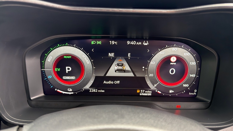 Nissan Juke 1.6 Hybrid N-Connecta 5dr Auto Hybrid Hatchback - Image 18