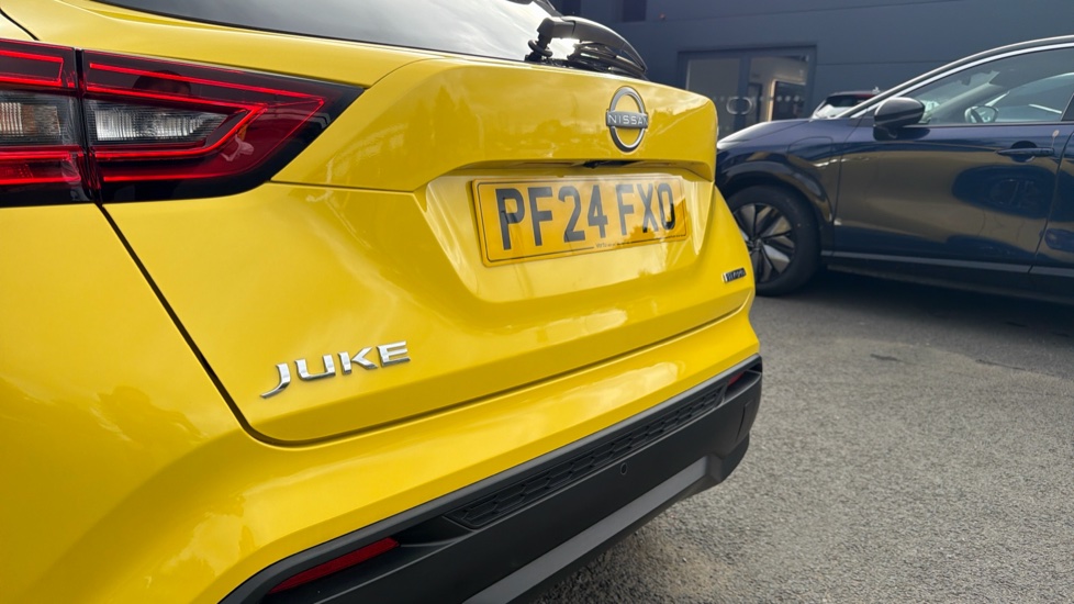 Nissan Juke 1.6 Hybrid N-Connecta 5dr Auto Hybrid Hatchback - Image 21