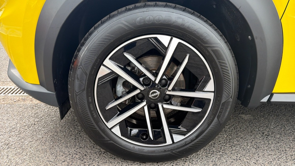 Nissan Juke 1.6 Hybrid N-Connecta 5dr Auto Hybrid Hatchback - Image 23