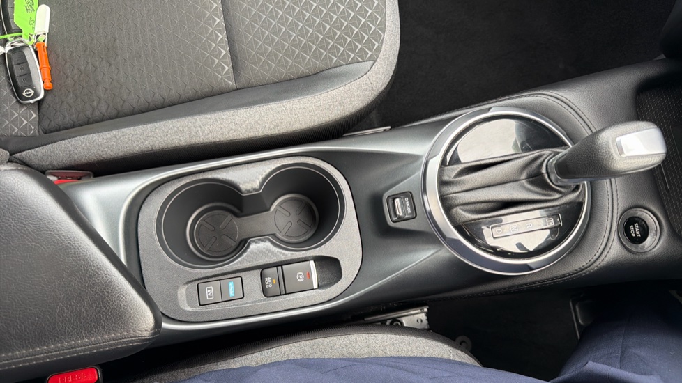 Nissan Juke 1.6 Hybrid N-Connecta 5dr Auto Hybrid Hatchback - Image 30