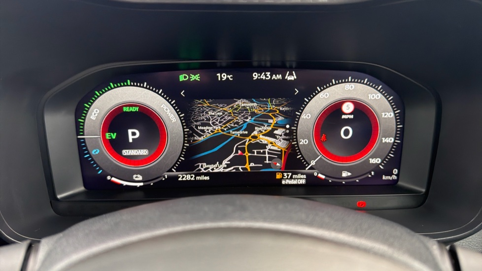 Nissan Juke 1.6 Hybrid N-Connecta 5dr Auto Hybrid Hatchback - Image 31