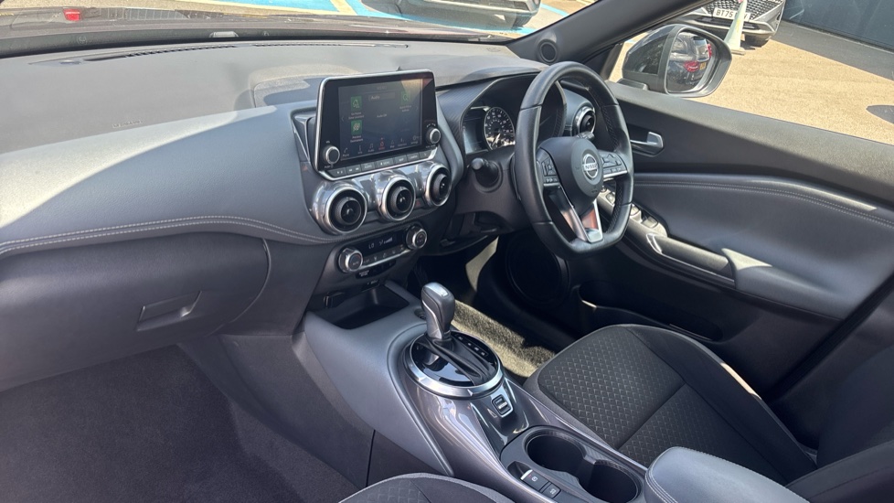 Nissan Juke 1.0 DiG-T 114 N-Connecta 5dr DCT Petrol Hatchback - Image 9