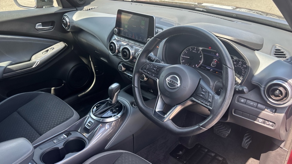 Nissan Juke 1.0 DiG-T 114 N-Connecta 5dr DCT Petrol Hatchback - Image 11