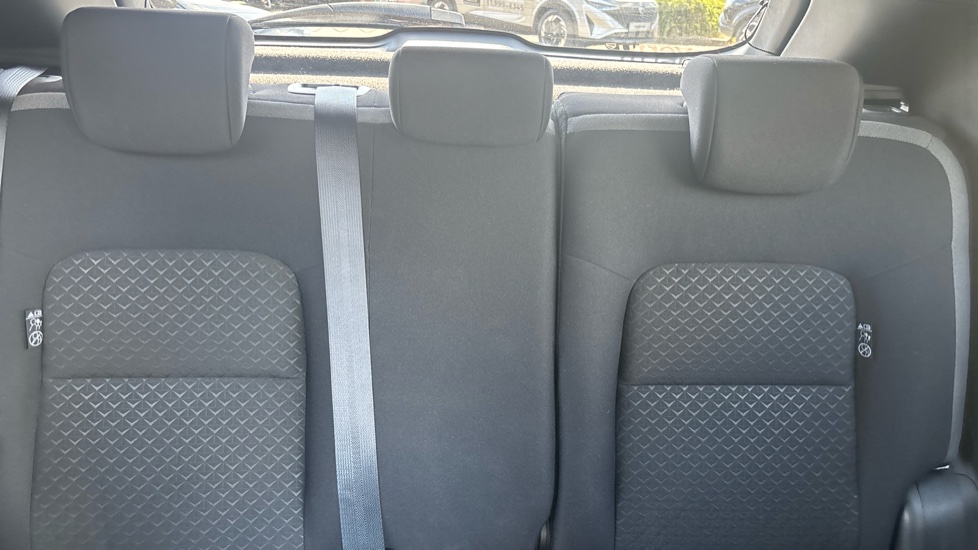 Nissan Juke 1.0 DiG-T 114 N-Connecta 5dr DCT Petrol Hatchback - Image 15