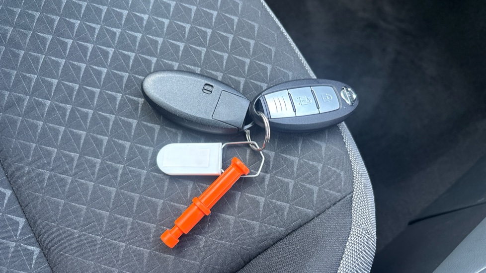 Nissan Juke 1.0 DiG-T 114 N-Connecta 5dr DCT Petrol Hatchback - Image 20