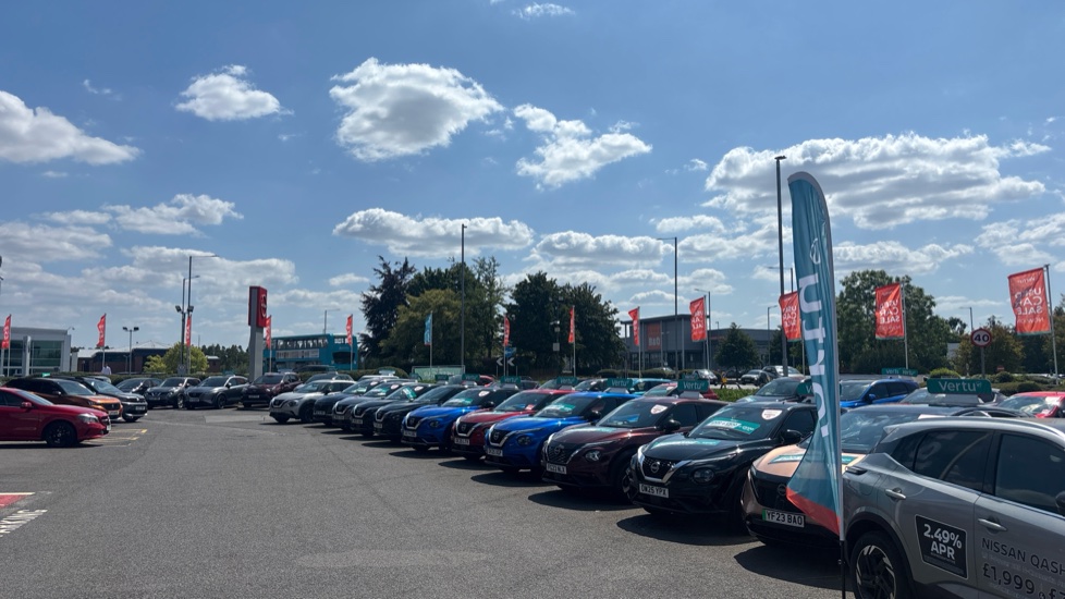 Nissan Juke 1.0 DiG-T 114 N-Connecta 5dr DCT Petrol Hatchback - Image 47