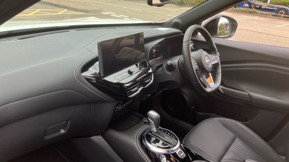 Nissan Juke 1.6 Hybrid Tekna 5dr Auto Hybrid Hatchback - Image 9