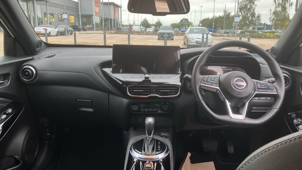 Nissan Juke 1.6 Hybrid Tekna 5dr Auto Hybrid Hatchback - Image 10