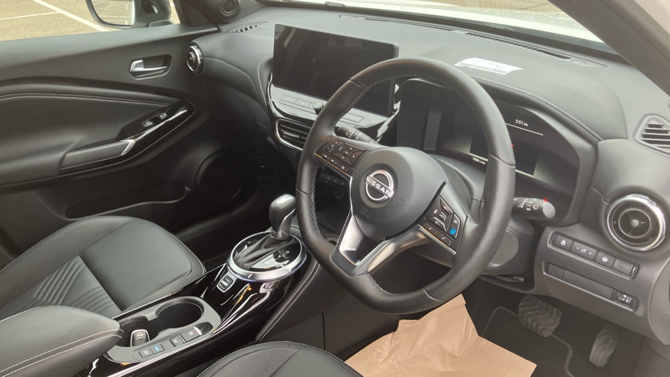 Nissan Juke 1.6 Hybrid Tekna 5dr Auto Hybrid Hatchback - Image 11