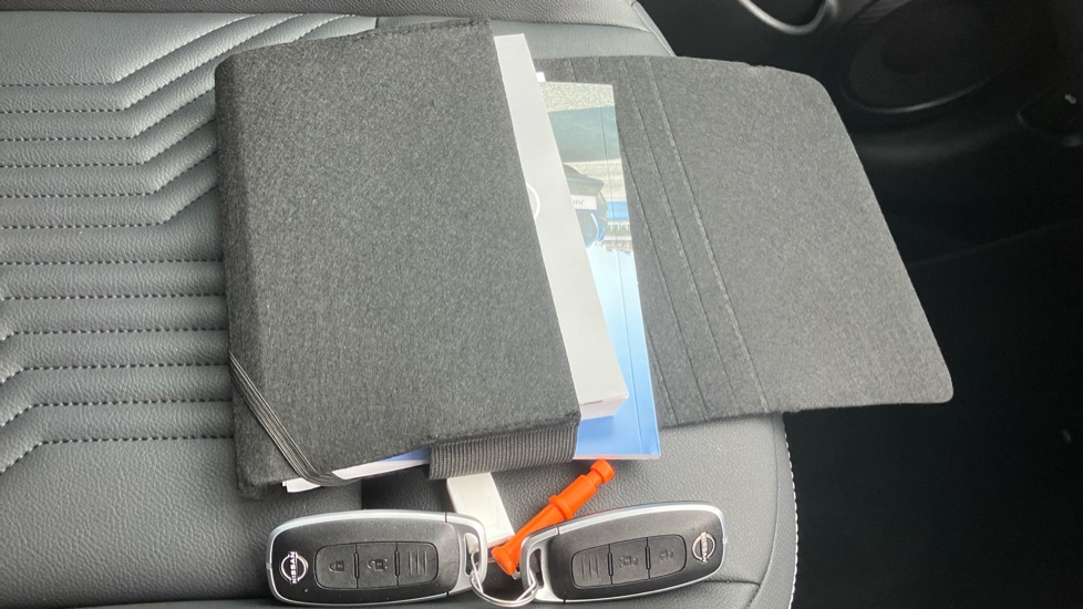 Nissan Juke 1.6 Hybrid Tekna 5dr Auto Hybrid Hatchback - Image 19