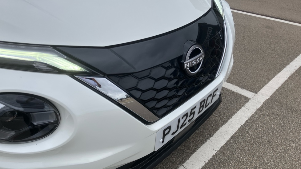 Nissan Juke 1.6 Hybrid Tekna 5dr Auto Hybrid Hatchback - Image 23