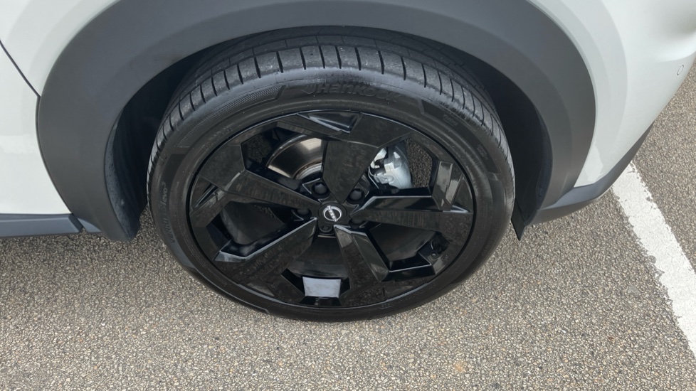 Nissan Juke 1.6 Hybrid Tekna 5dr Auto Hybrid Hatchback - Image 24