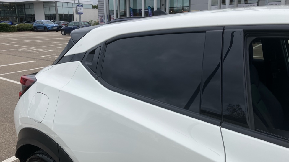 Nissan Juke 1.6 Hybrid Tekna 5dr Auto Hybrid Hatchback - Image 26