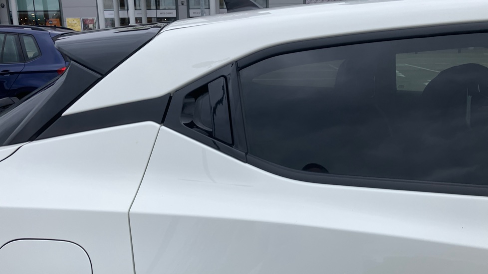 Nissan Juke 1.6 Hybrid Tekna 5dr Auto Hybrid Hatchback - Image 27