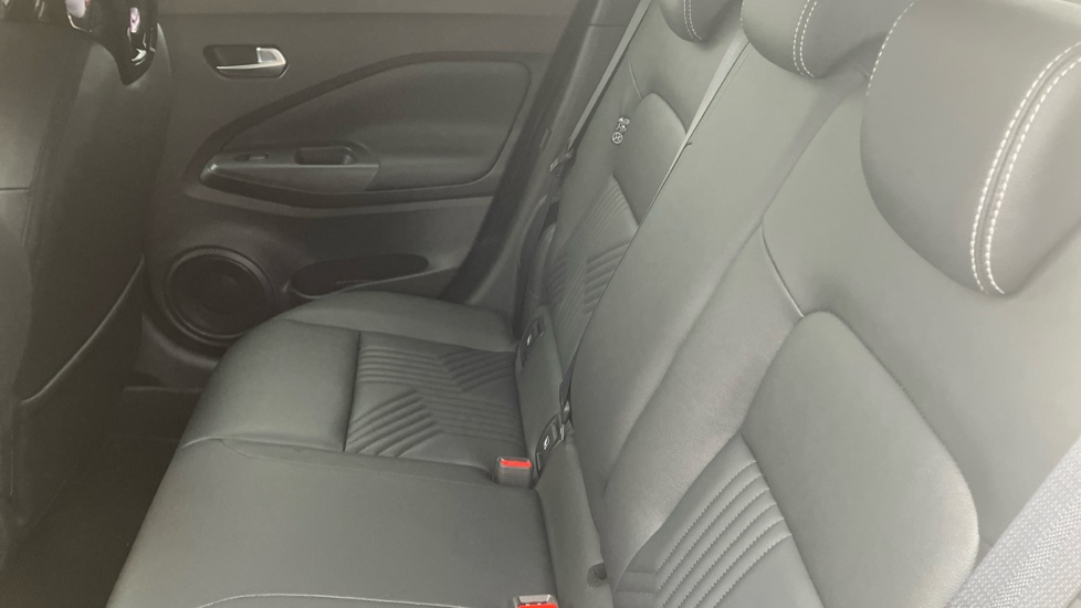 Nissan Juke 1.6 Hybrid Tekna 5dr Auto Hybrid Hatchback - Image 34