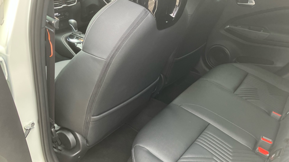 Nissan Juke 1.6 Hybrid Tekna 5dr Auto Hybrid Hatchback - Image 39