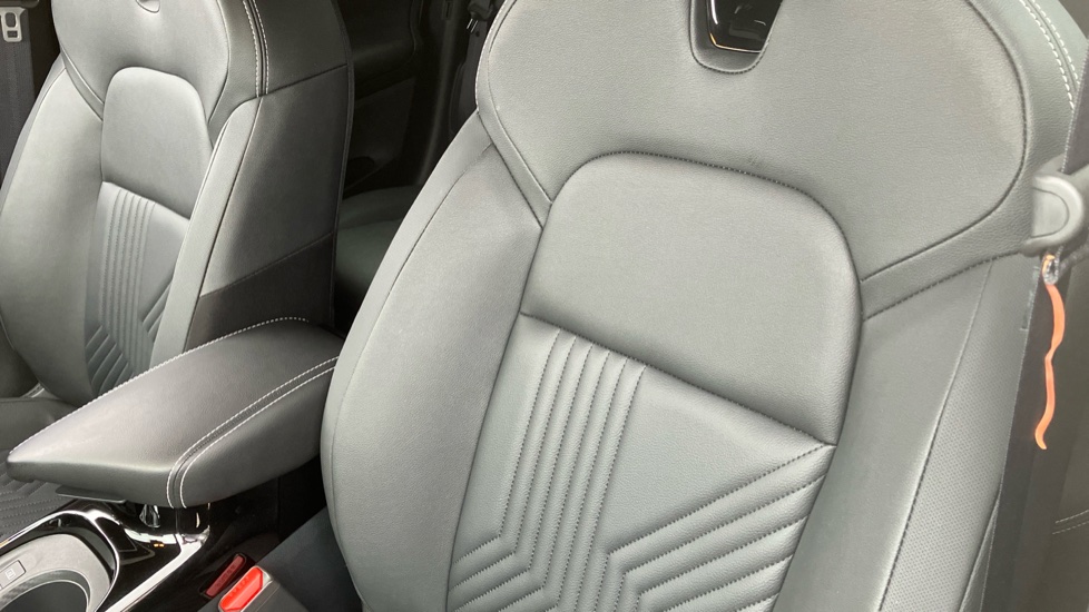 Nissan Juke 1.6 Hybrid Tekna 5dr Auto Hybrid Hatchback - Image 43