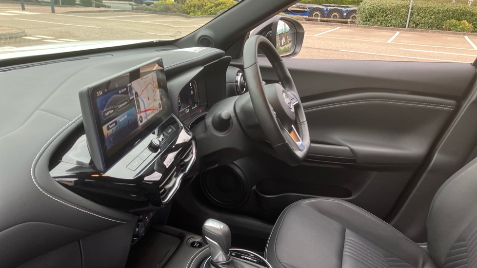 Nissan Juke 1.6 Hybrid Tekna 5dr Auto Hybrid Hatchback - Image 46