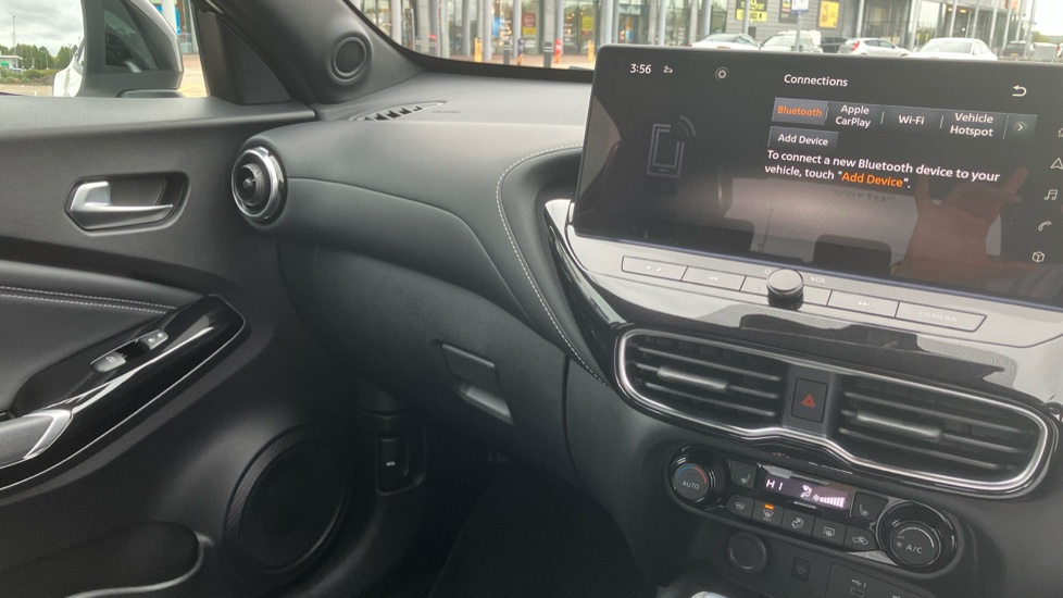Nissan Juke 1.6 Hybrid Tekna 5dr Auto Hybrid Hatchback - Image 64