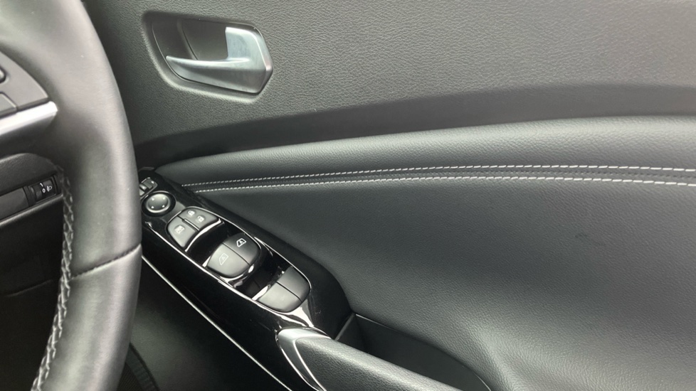 Nissan Juke 1.6 Hybrid Tekna 5dr Auto Hybrid Hatchback - Image 67