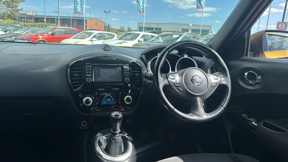 Nissan Juke 1.2 DiG-T Acenta Premium 5dr Petrol Hatchback - Image 9