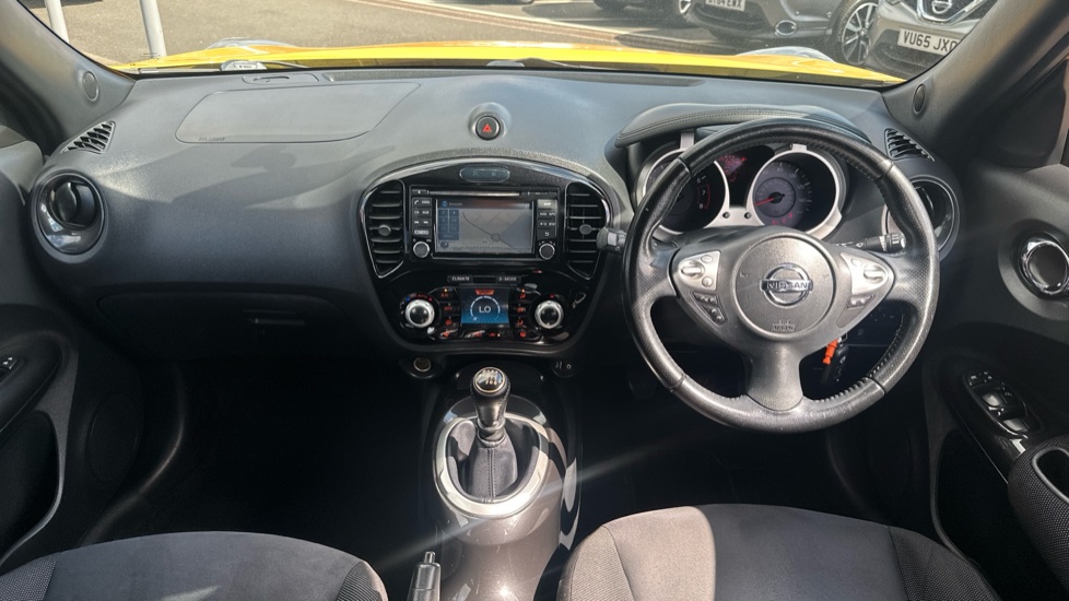 Nissan Juke 1.2 DiG-T Acenta Premium 5dr Petrol Hatchback - Image 10
