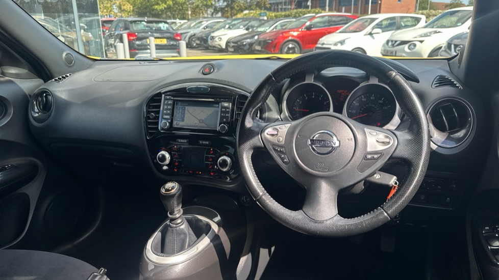 Nissan Juke 1.2 DiG-T Acenta Premium 5dr Petrol Hatchback - Image 14