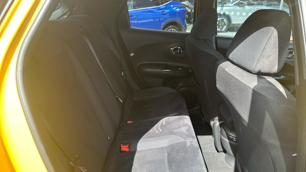Nissan Juke 1.2 DiG-T Acenta Premium 5dr Petrol Hatchback - Image 15