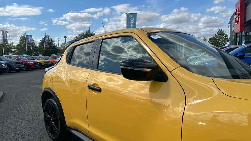 Nissan Juke 1.2 DiG-T Acenta Premium 5dr Petrol Hatchback - Image 23