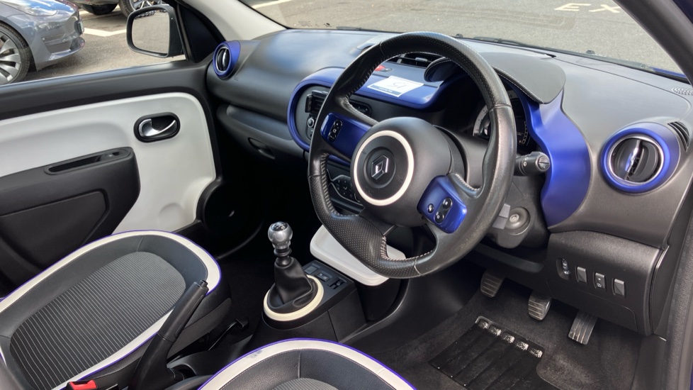 Renault Twingo 0.9 TCE Iconic 5dr [Start Stop] Petrol Hatchback - Image 11