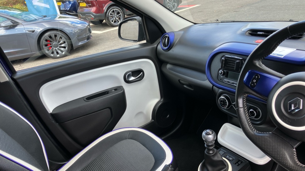 Renault Twingo 0.9 TCE Iconic 5dr [Start Stop] Petrol Hatchback - Image 14