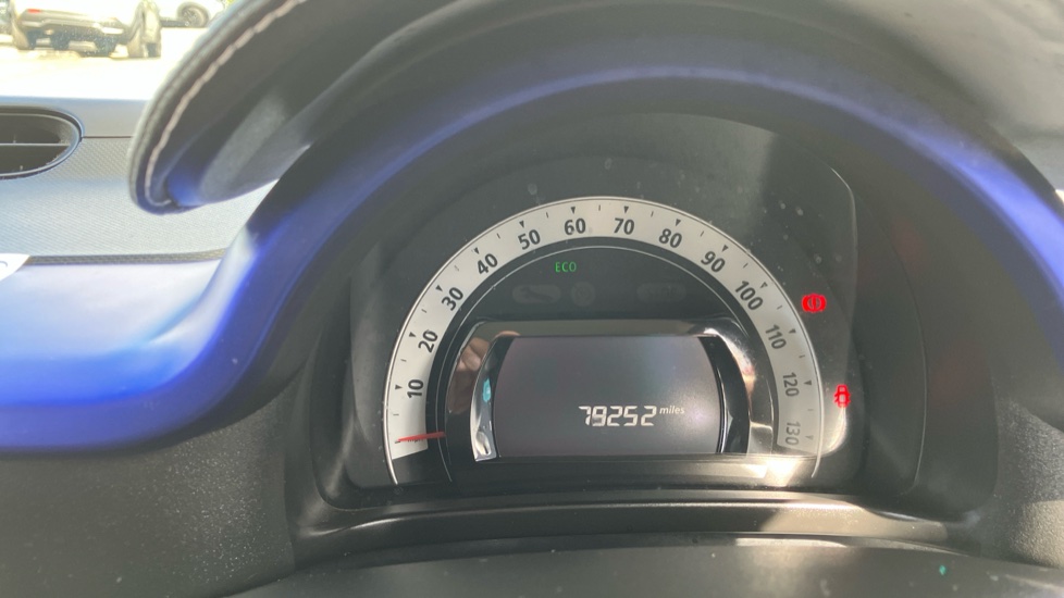 Renault Twingo 0.9 TCE Iconic 5dr [Start Stop] Petrol Hatchback - Image 18