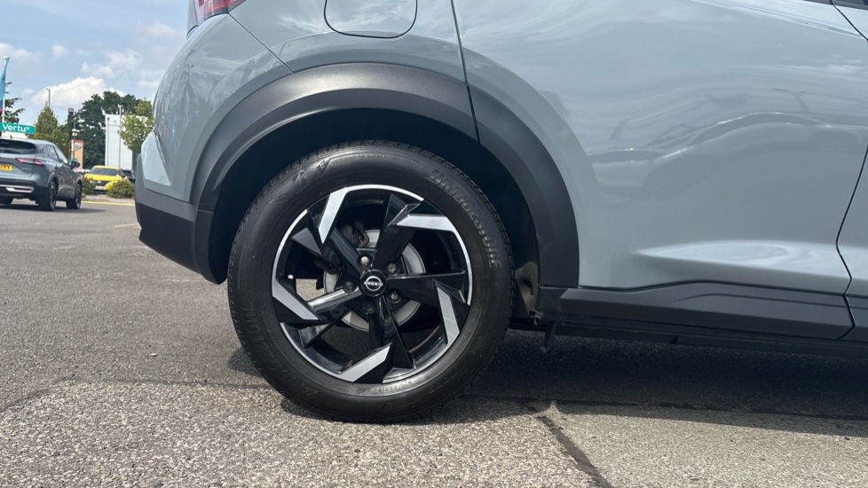Nissan Juke 1.0 DiG-T 114 N-Connecta 5dr Petrol Hatchback - Image 7