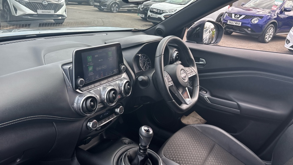 Nissan Juke 1.0 DiG-T 114 N-Connecta 5dr Petrol Hatchback - Image 9